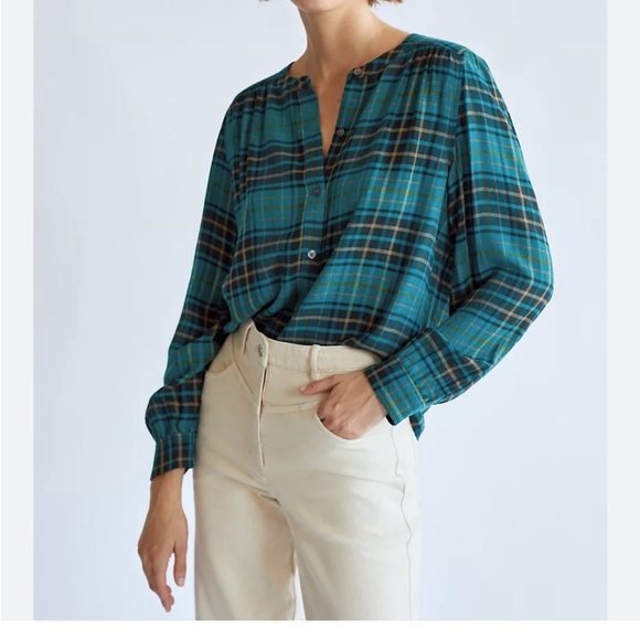 Aritzia button up size small - Picture 1 of 4